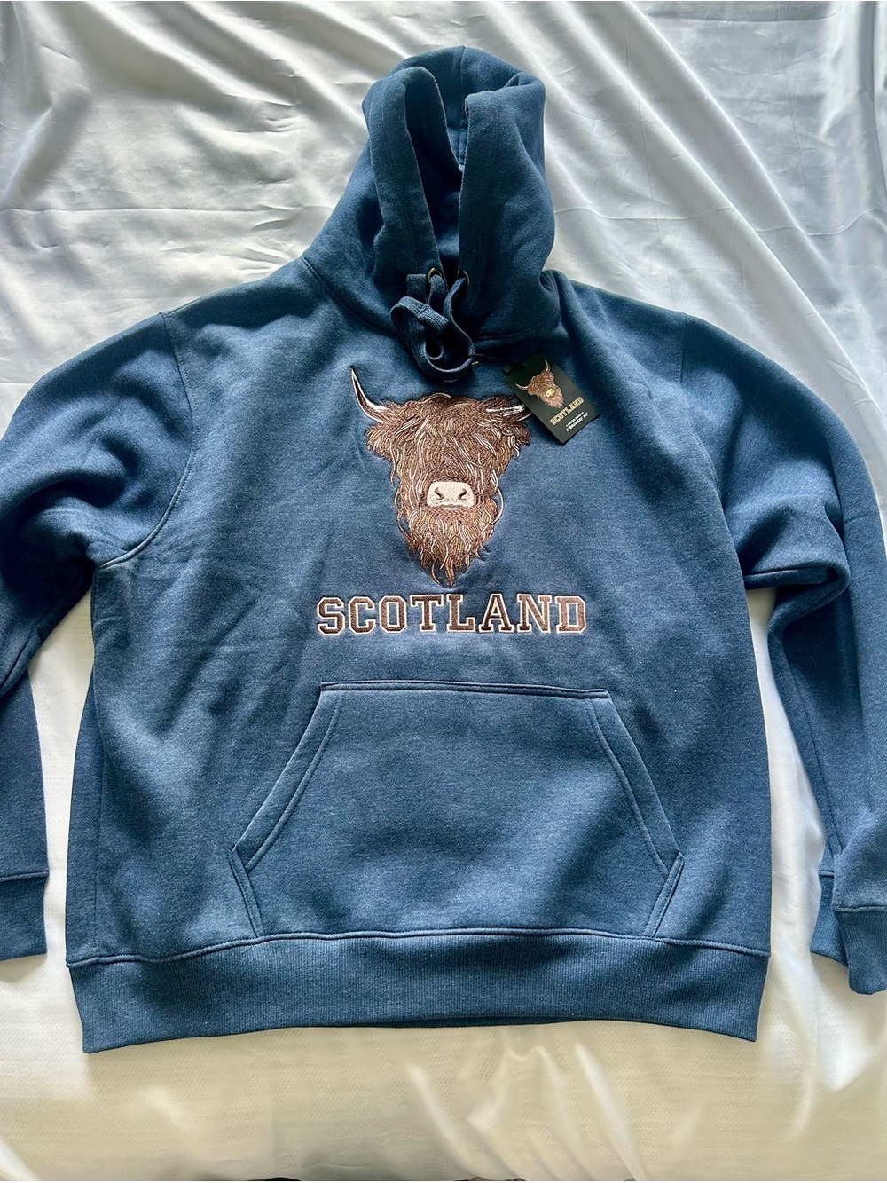 NWT Scotland Embroidered Blue Highland Cow Pullover Hoodie Sweatshirt - XL